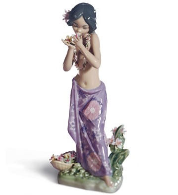 Aroma Of The Islands Lladro Figurine