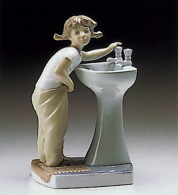 Clean Up Time Lladro Figurine