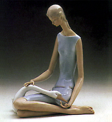 Girl With Swan Lladro Figurine