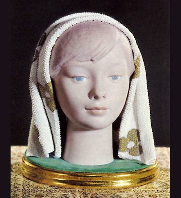 Girl's Head -b- Lladro Figurine
