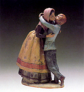 Kissing The Mother Lladro Figurine