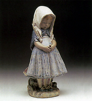 Little Girl W/ Scarf Lladro Figurine
