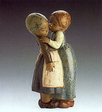 Little Kiss Lladro Figurine