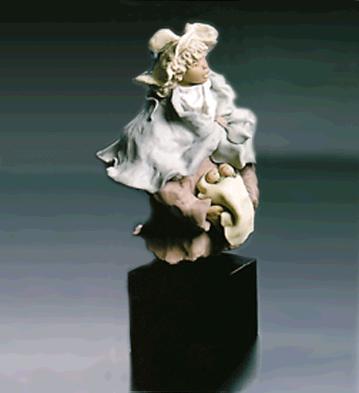 Maggie (l.e.) (b) Lladro Figurine