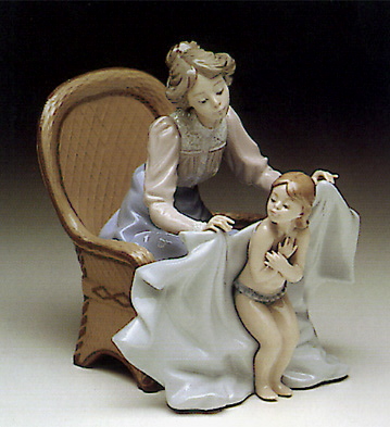 Mommy, It's Cold! Lladro Figurine