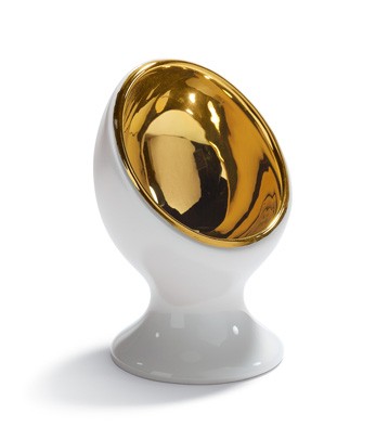 Naturo. -egg Cup (golden) Lladro Figurine