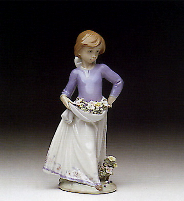 Precious  Petals Lladro Figurine