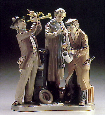 Sidewalk Serenade Lladro Figurine