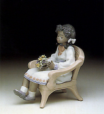 Sitting Pretty Lladro Figurine