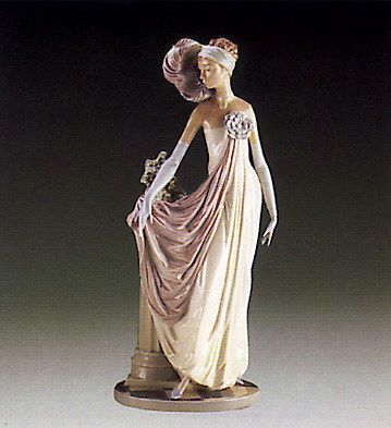 Socialite Of The 20's Lladro Figurine