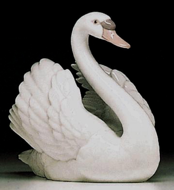 Swan With Wings Spread Lladro Figurine