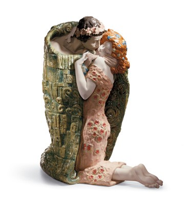 The Kiss Lladro Figurine